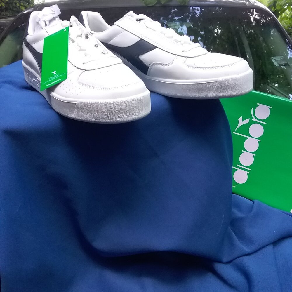 Diadora mens athletic shoes